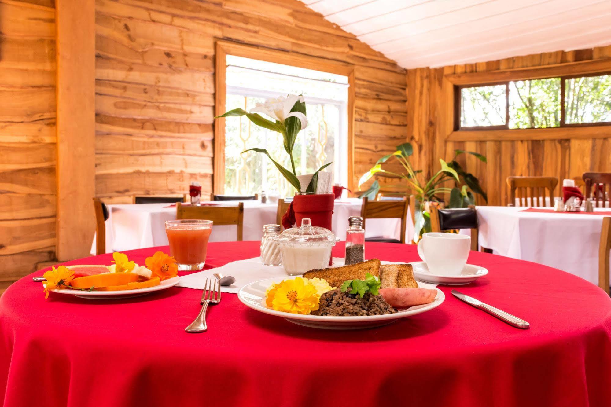 Hotel Claro De Luna Monteverde 외부 사진
